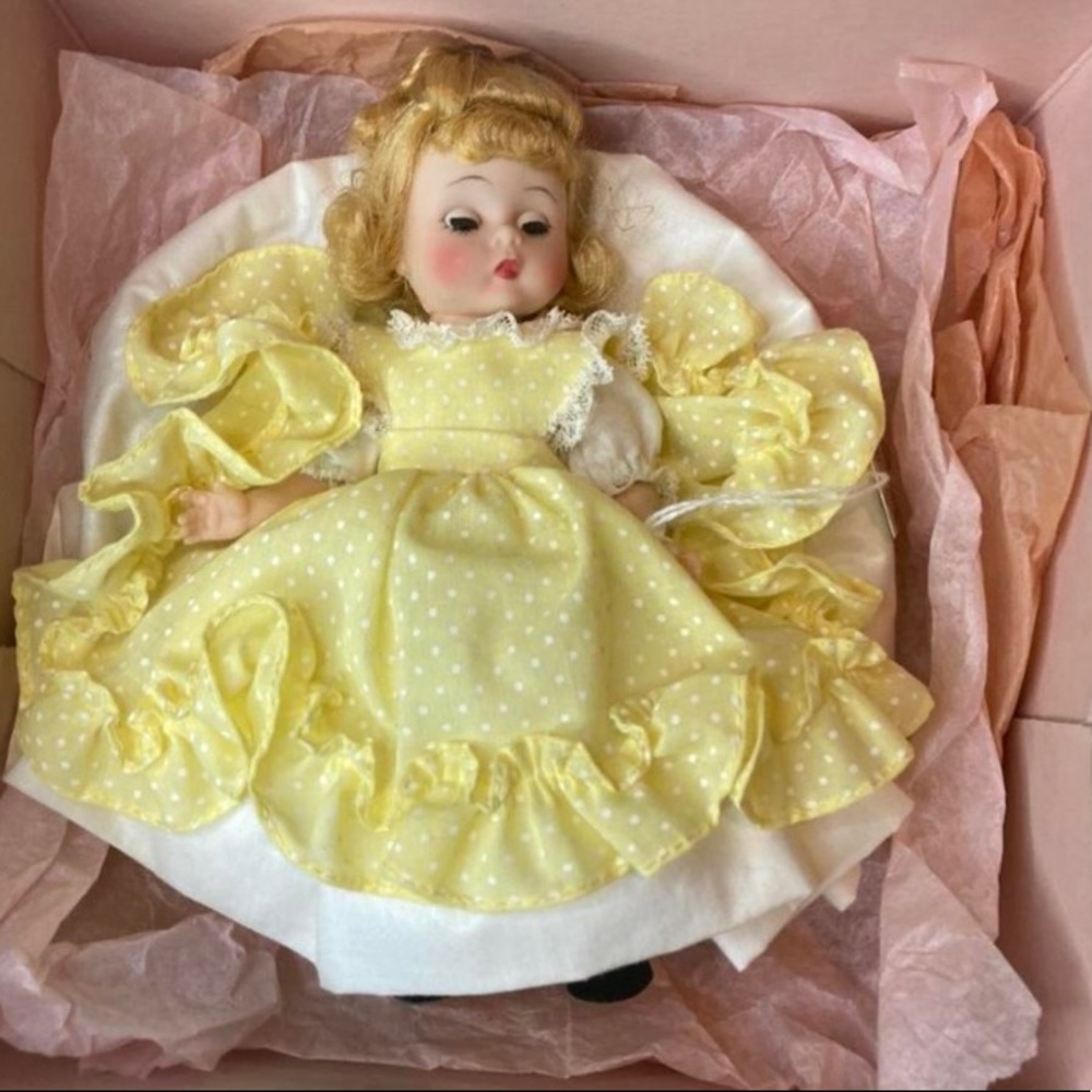 BEAUTIFUL MADAME ALEXANDRIA DOLL AMY!
